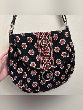Vera Bradley Pirouette Pattern Quilted Black Floral Crossbody Saddle Bag